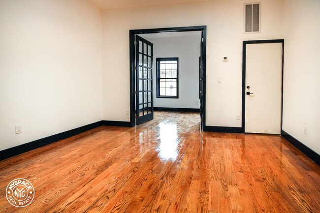 Foto del edificio - 456 Central Ave