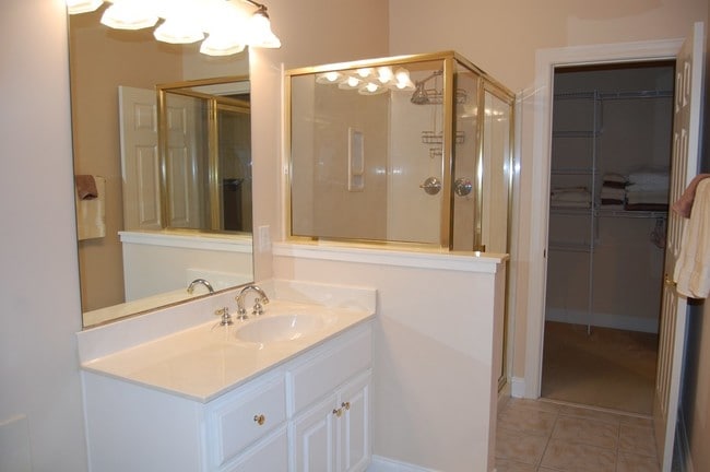 Building Photo - 210 Arbor Terrace NW
