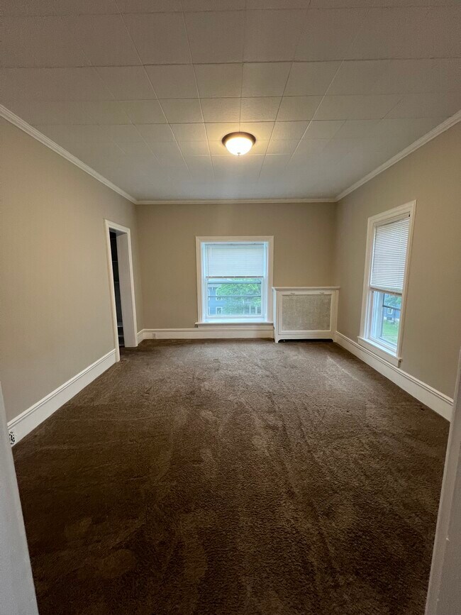 Building Photo - 52 E 3rd St