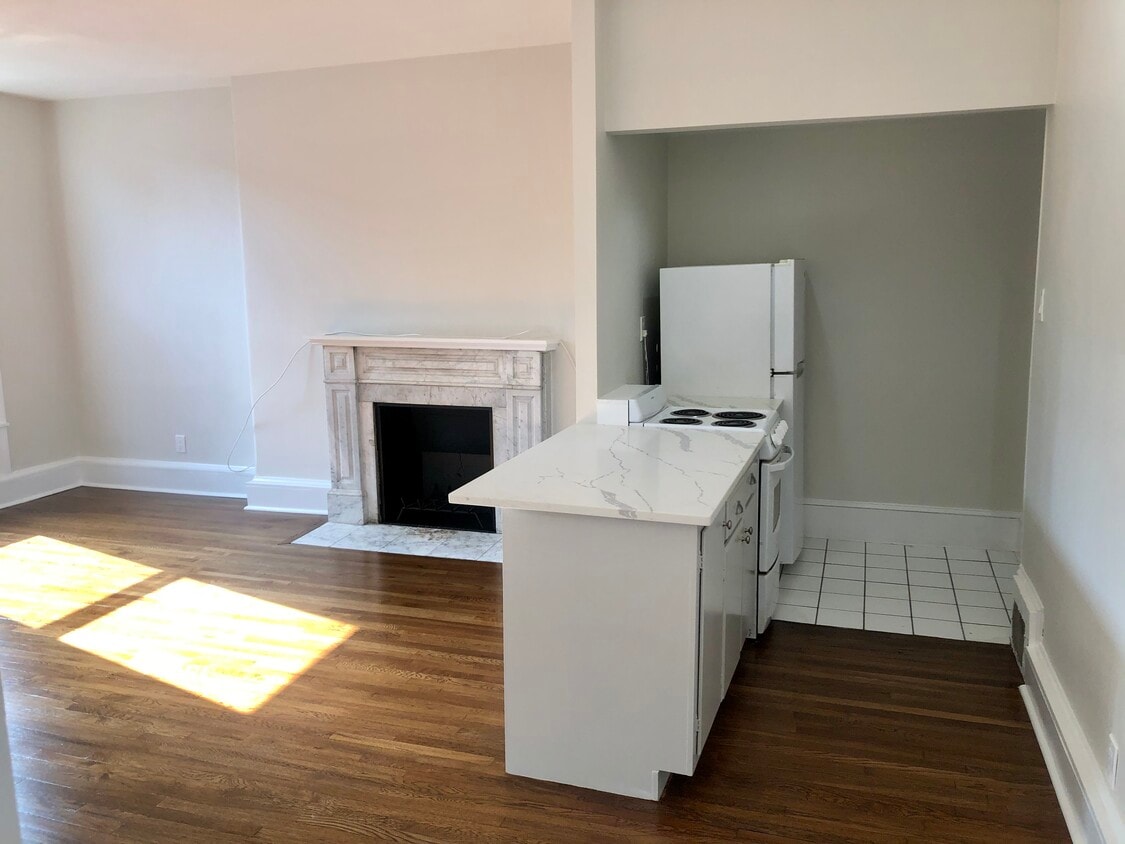 Primary Photo - 415 Beacon St
