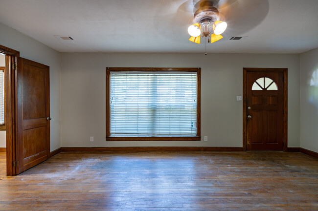 Living room - 213 Alpine St