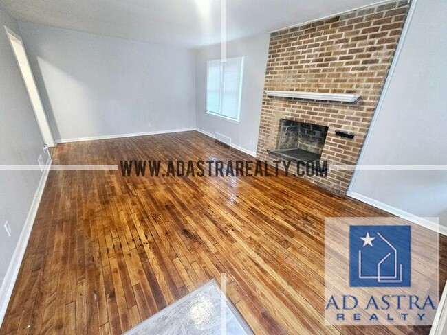 Building Photo - Beautiful 2 Bed 1 Bath Duplex in Independe...