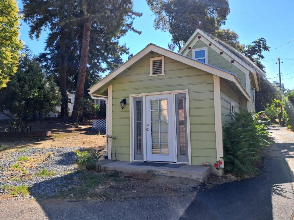 Primary Photo - 172 Orange St
