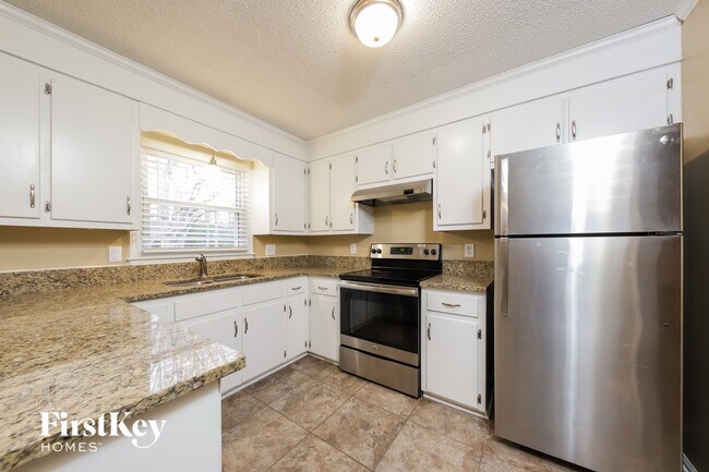 Building Photo - 160 Rhyne Ct