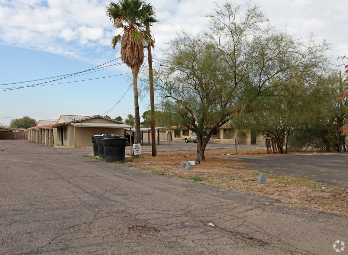 Building Photo - Pinal Parkway Apartments