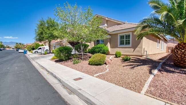 Foto del edificio - SINGLE STORY 4 BEDROOM IN GATED COMMUNITY ...