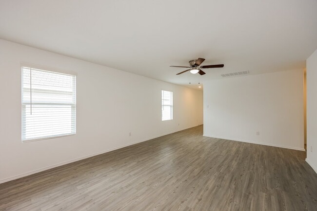 Foto del edificio - 6618 Morgan Cp