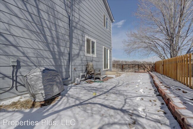 Building Photo - 3 br, 2 bath House - 10138 Elm Ct
