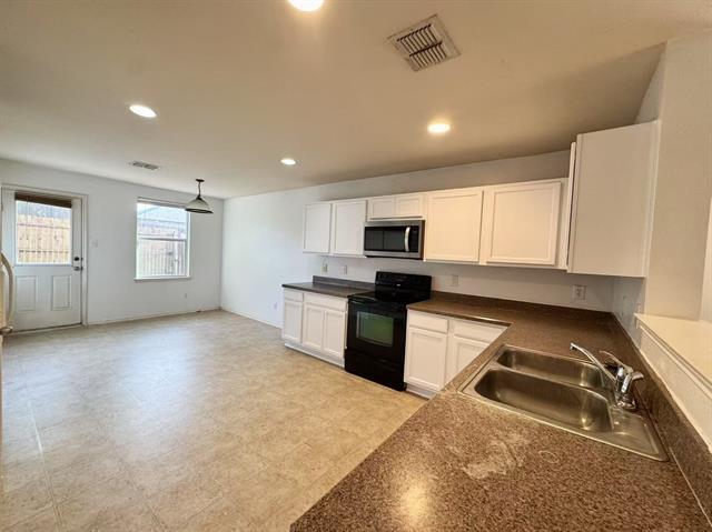Building Photo - 9832 Dartmouth Dr