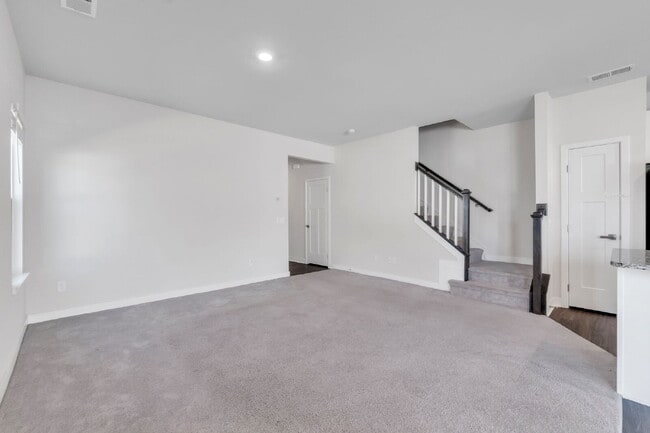 Building Photo - Beautiful 3 Bedroom, 2.5 Bathroom Townhome with 1-Car Garage $1,650/mo rent