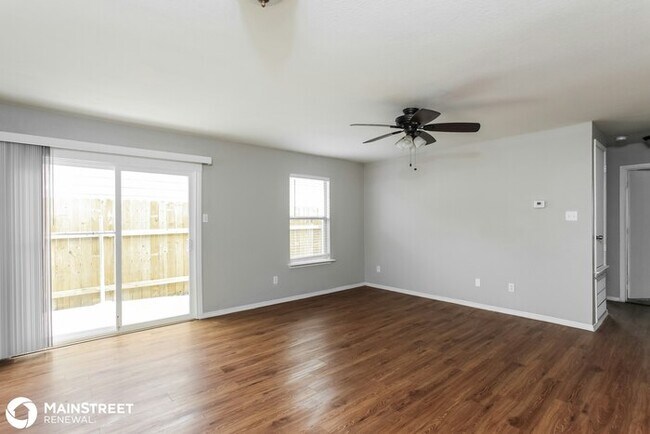 Building Photo - 8223 Steep Valley, Converse, TX 78109
