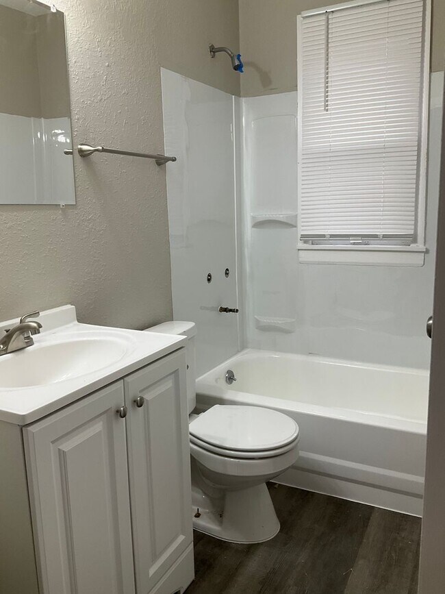 Building Photo - Cozy Two Bedroom Coming Available!