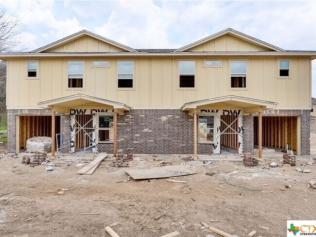 Building Photo - 605 Stringer St