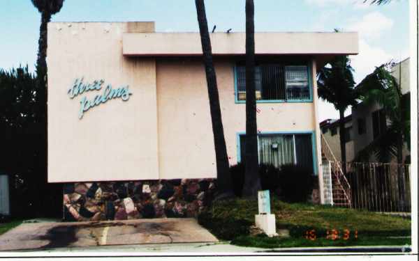 Building Photo - Three Palms
