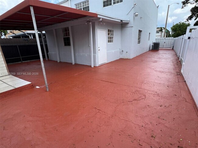 Foto del edificio - 1820 W 72nd Pl