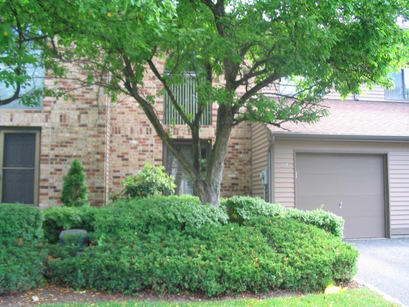 147 Castle Ridge Dr, East Hanover, NJ 07936 Townhome Rentals in East