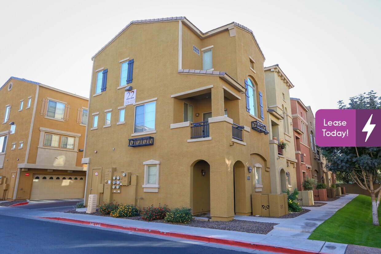 Foto principal - 900 S 94th St