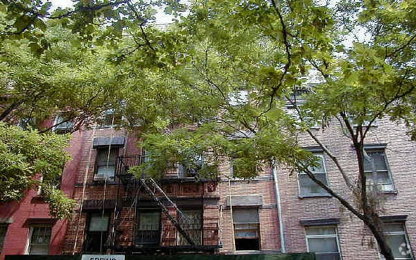 Building Photo - 421 E Ninth St