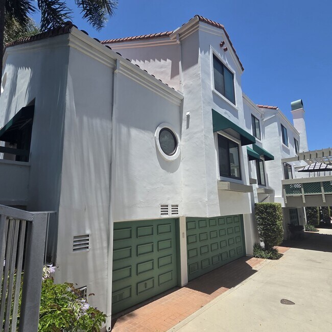 Foto del edificio - 7492 Seabluff Dr