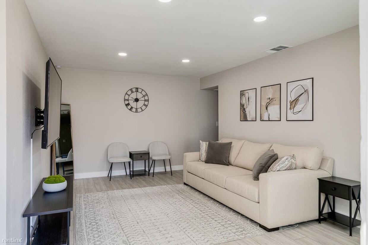 Primary Photo - 2 br, 1 bath Duplex - 3944 Apple Blossom W...