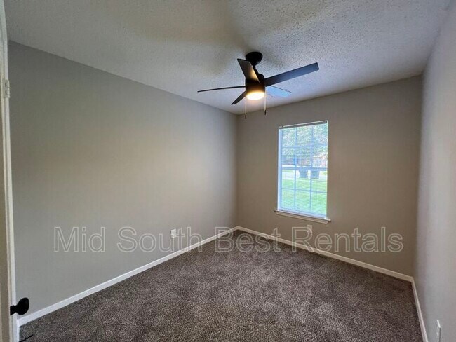 Foto del edificio - 4038 Naylor Rd