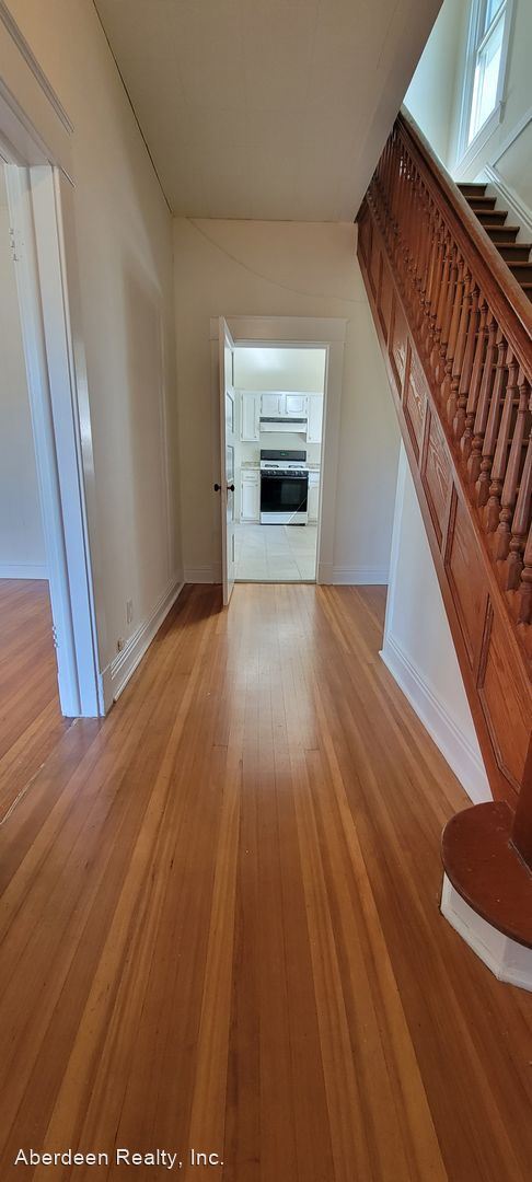 Foto del edificio - 3 br, 2 bath House - 614 N. Broadway