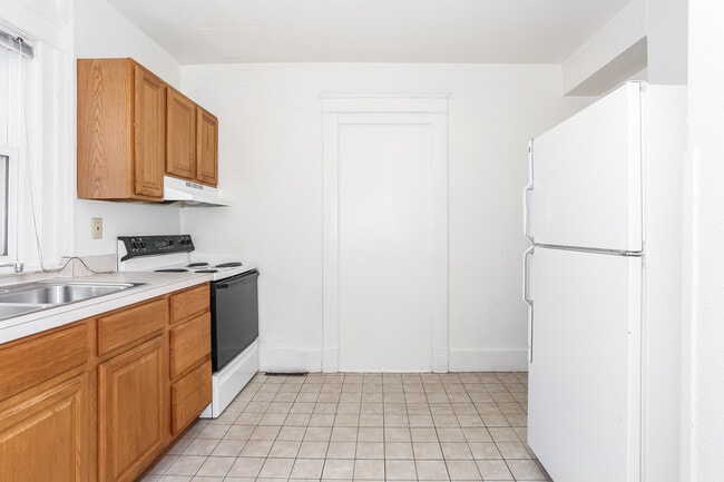 Building Photo - 1329 S University Ave