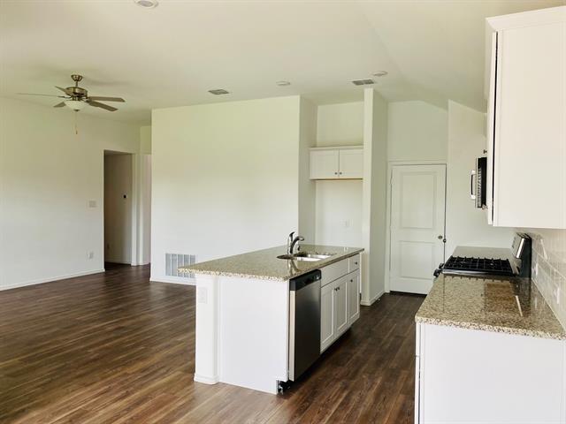 Building Photo - 3913 Great Plains Way