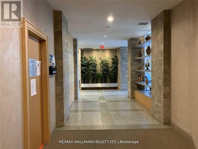 Building Photo - 68 Grangeway Ave