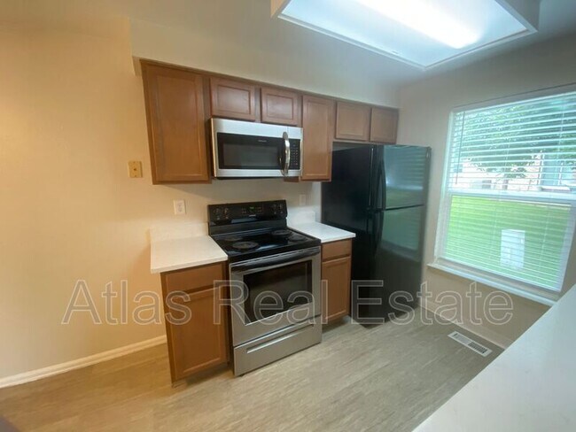 Building Photo - 4205 E 119th Pl