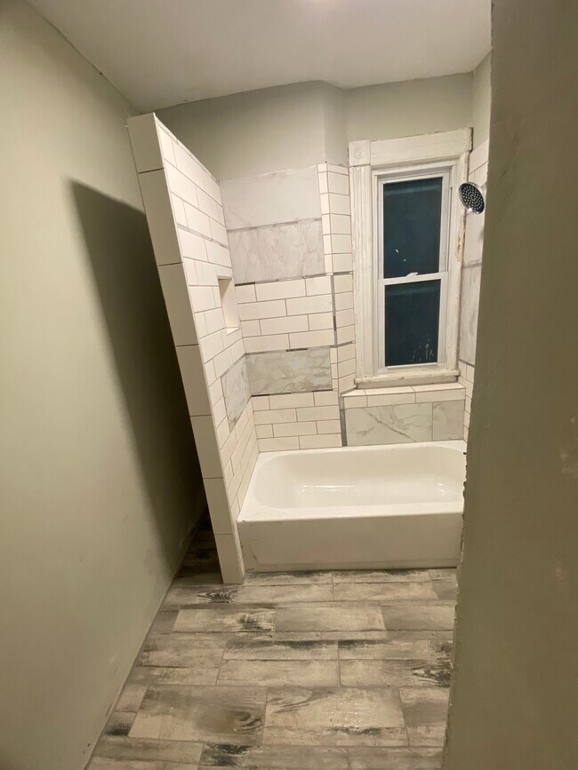 Building Photo - 3551 2nd St NE