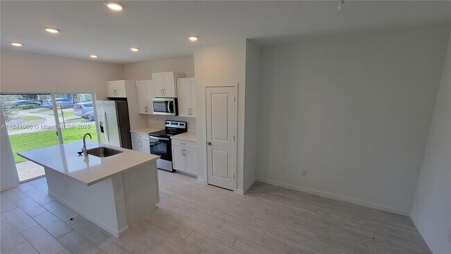 Foto del edificio - 1759 SE 8th Terrace