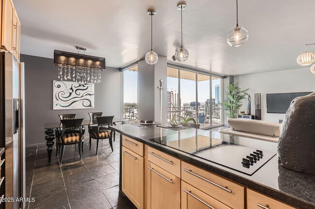 Foto del edificio - 207 W Clarendon Ave