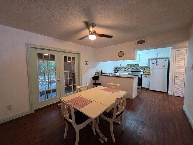 Building Photo - 2721 N M St