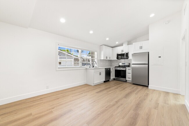 sala de estar y cocina - 5227 Beckford Ave