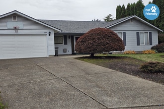 Building Photo - 11019 NW 33rd Ave