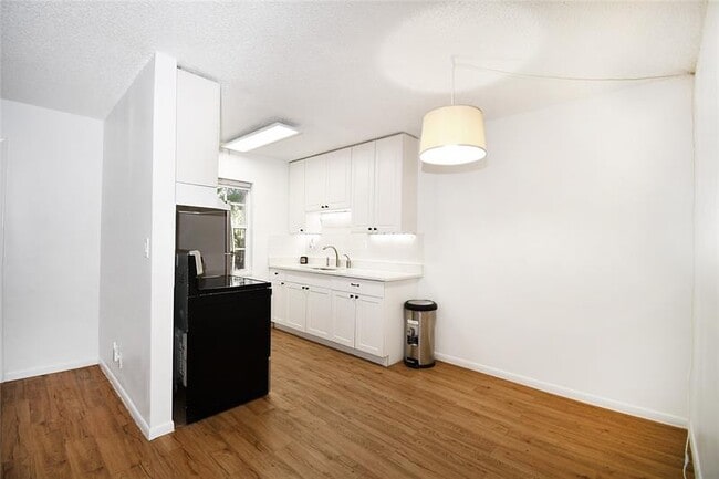 Foto del edificio - 900 NE 26th St