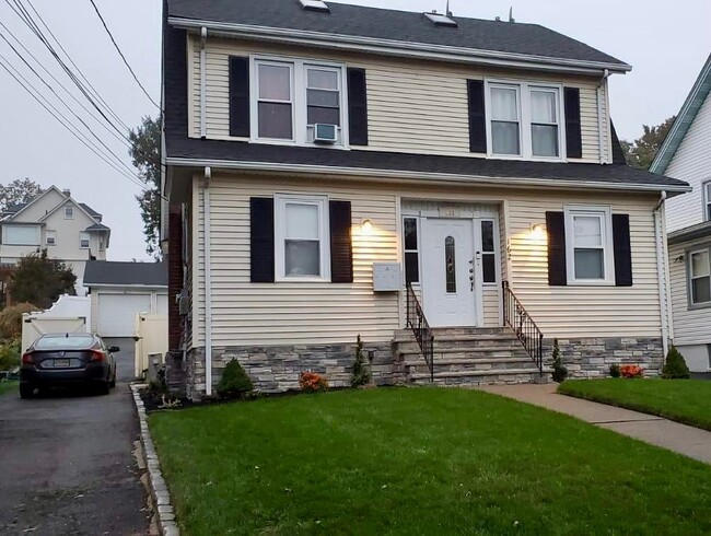 Building Photo - 162 Berkeley Ave