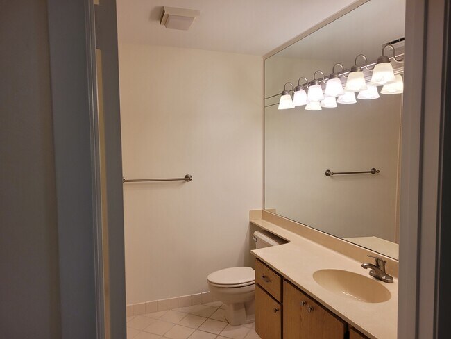 Building Photo - 134 Harbourside Cir