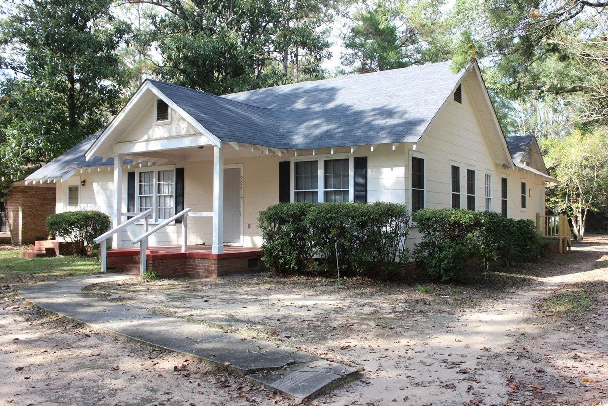 Primary Photo - 921 W 4th Ave