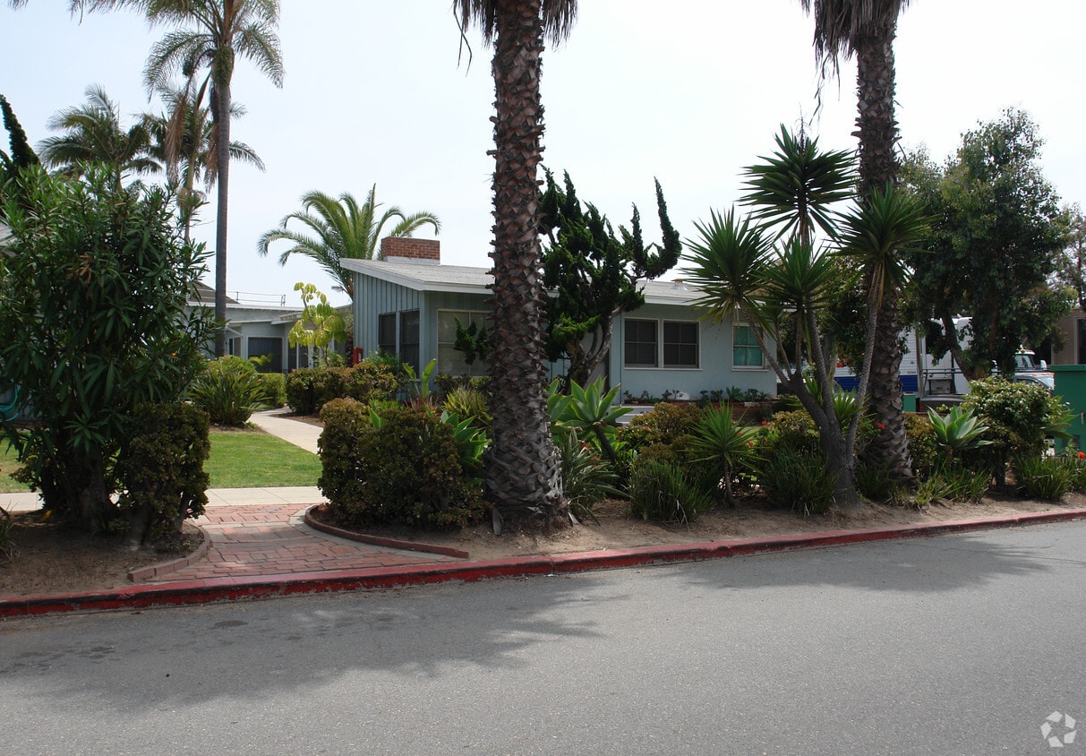 801807 Loring St, San Diego, CA 92109 Apartments in San Diego, CA