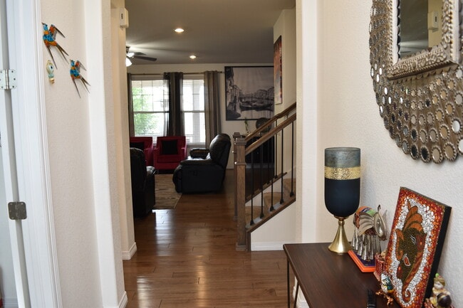 Building Photo - 8852 Lanceleaf St
