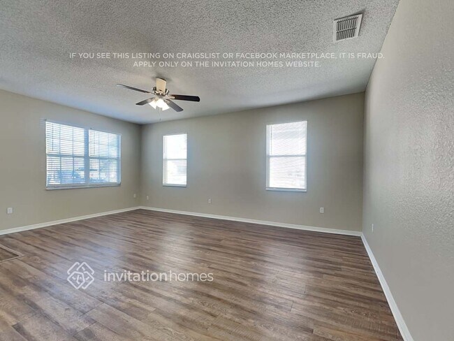 Foto del edificio - 7435 Gingko Ave