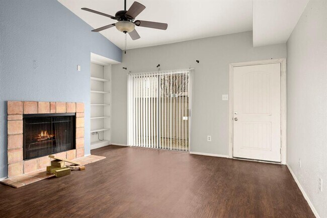 Building Photo - 6701 Sands Point Dr
