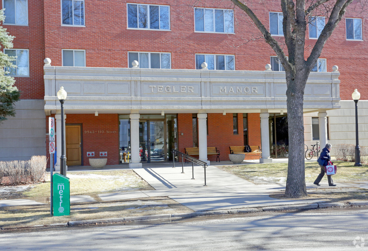 Photo du bâtiment - Tegler Manor Senior Residences 65+