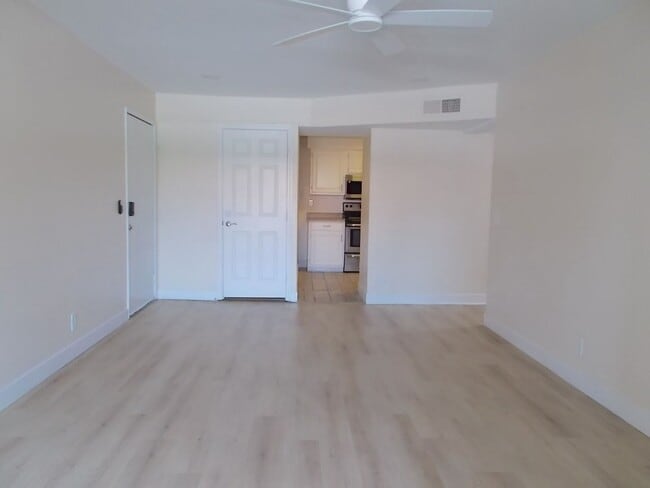 Building Photo - Beautifully Updated Second-Floor Condo! Se...