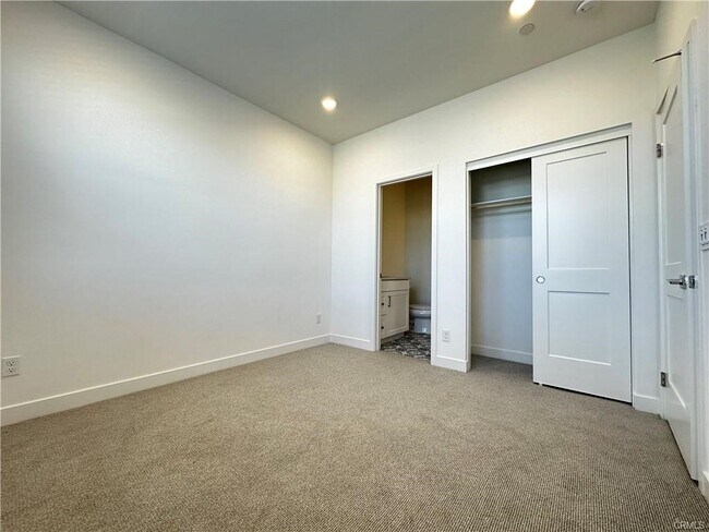 Foto del edificio - 5019 Belmont Ln