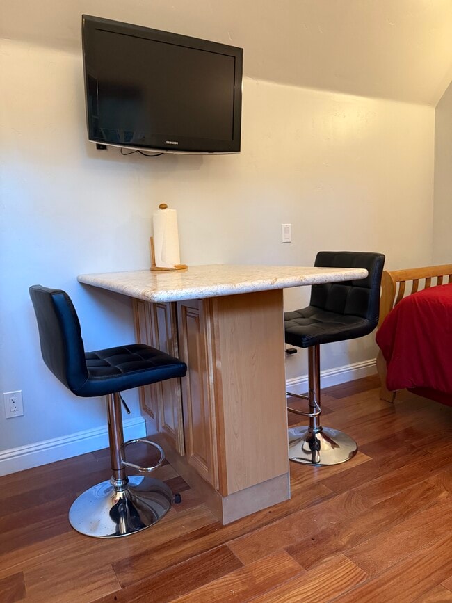 Foto del edificio - 312 Crest Dr