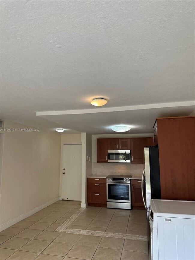 Foto del edificio - 5020 NW 79th Ave