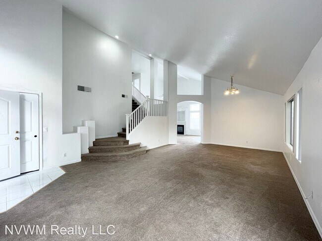 Foto del edificio - 3 br, 3 bath House - 7906 W Gilmore Ave